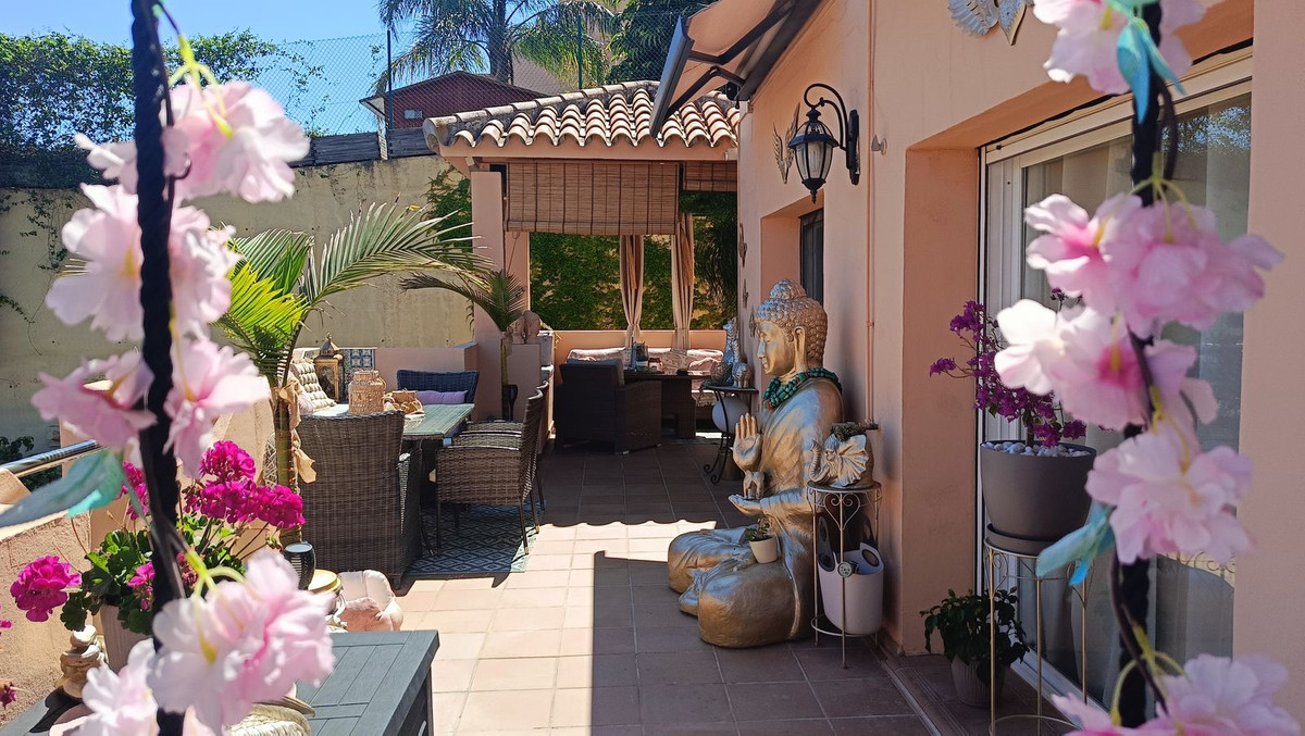 3 Bed Apartment for sale in Calahonda Costa Del Sol, Málaga, Spain