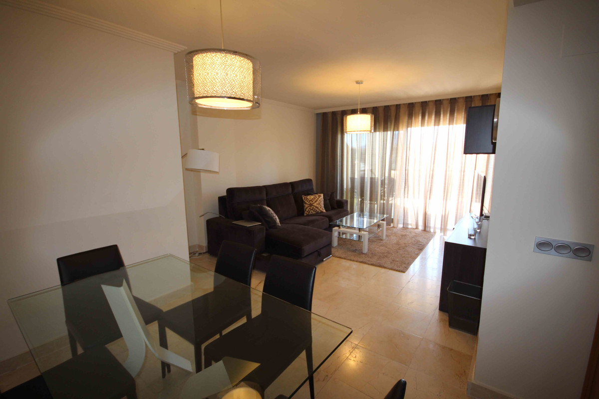 Se vende Apartamento Planta Media de 2 dormitorios en Costa Del Sol, Málaga, España