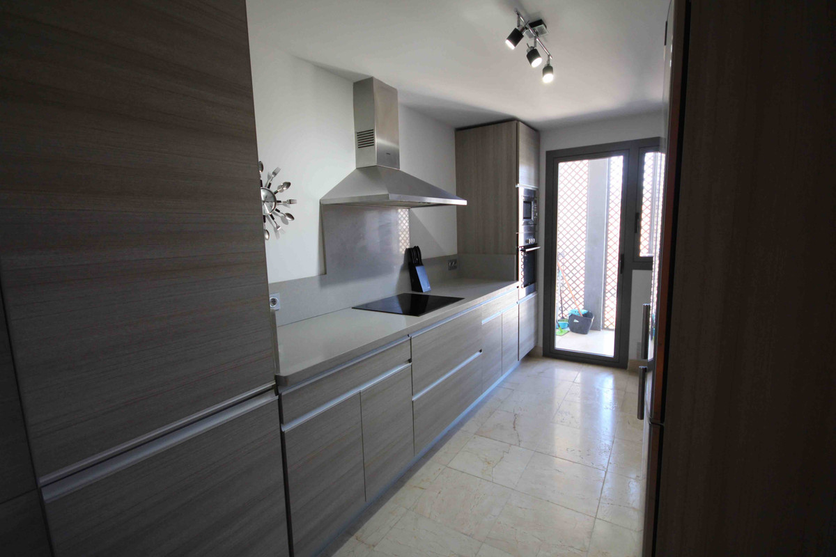 Se vende Apartamento Planta Media de 2 dormitorios en Costa Del Sol, Málaga, España