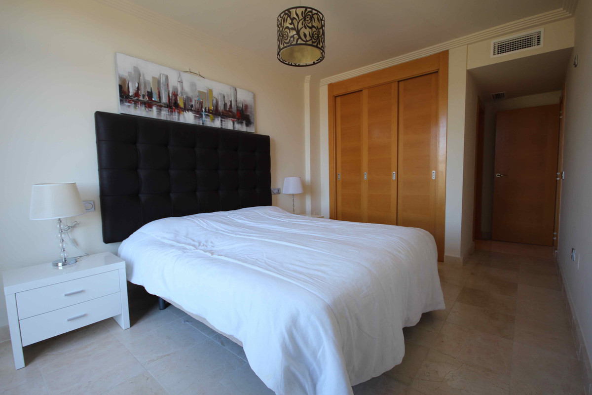 Se vende Apartamento Planta Media de 2 dormitorios en Costa Del Sol, Málaga, España