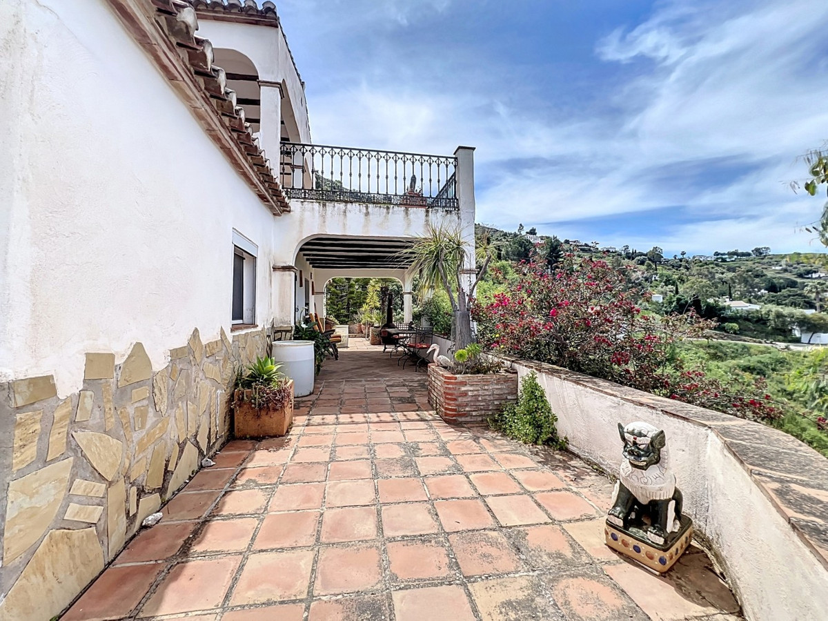 Se vende Villa - Chalet de 3 dormitorios en Costa Del Sol East, Málaga, España