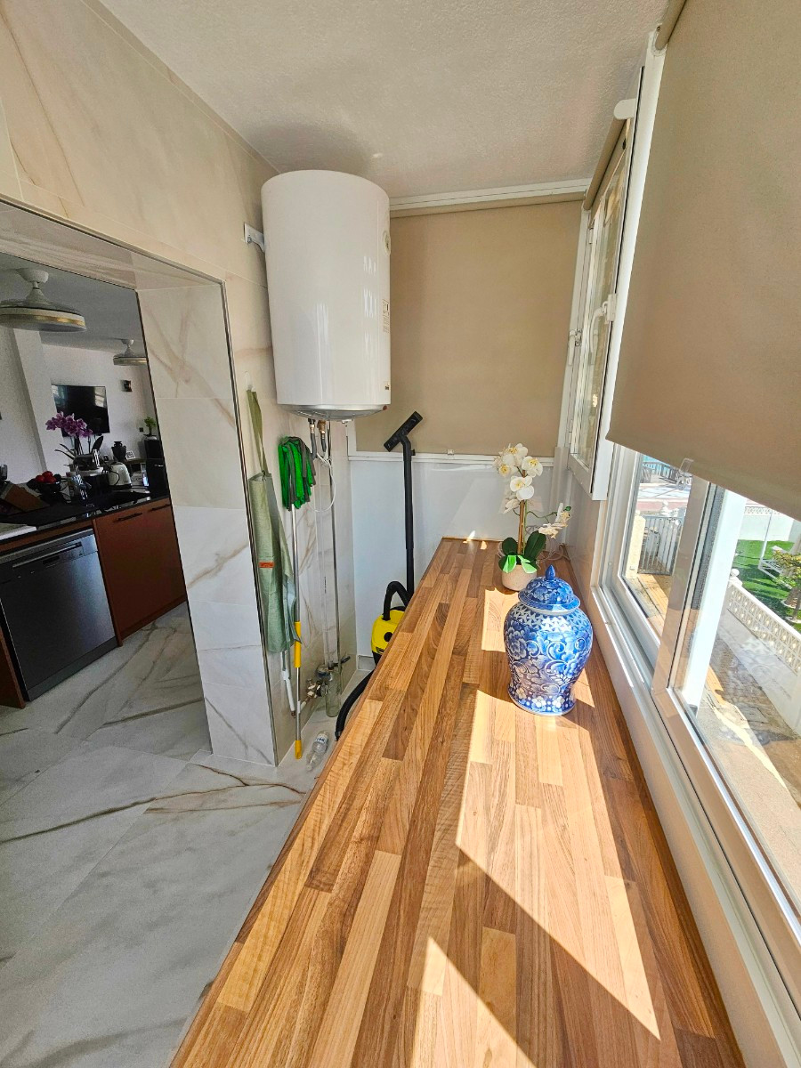 Se vende Apartamento Planta Media de 2 dormitorios en Costa Blanca, Alicante, España