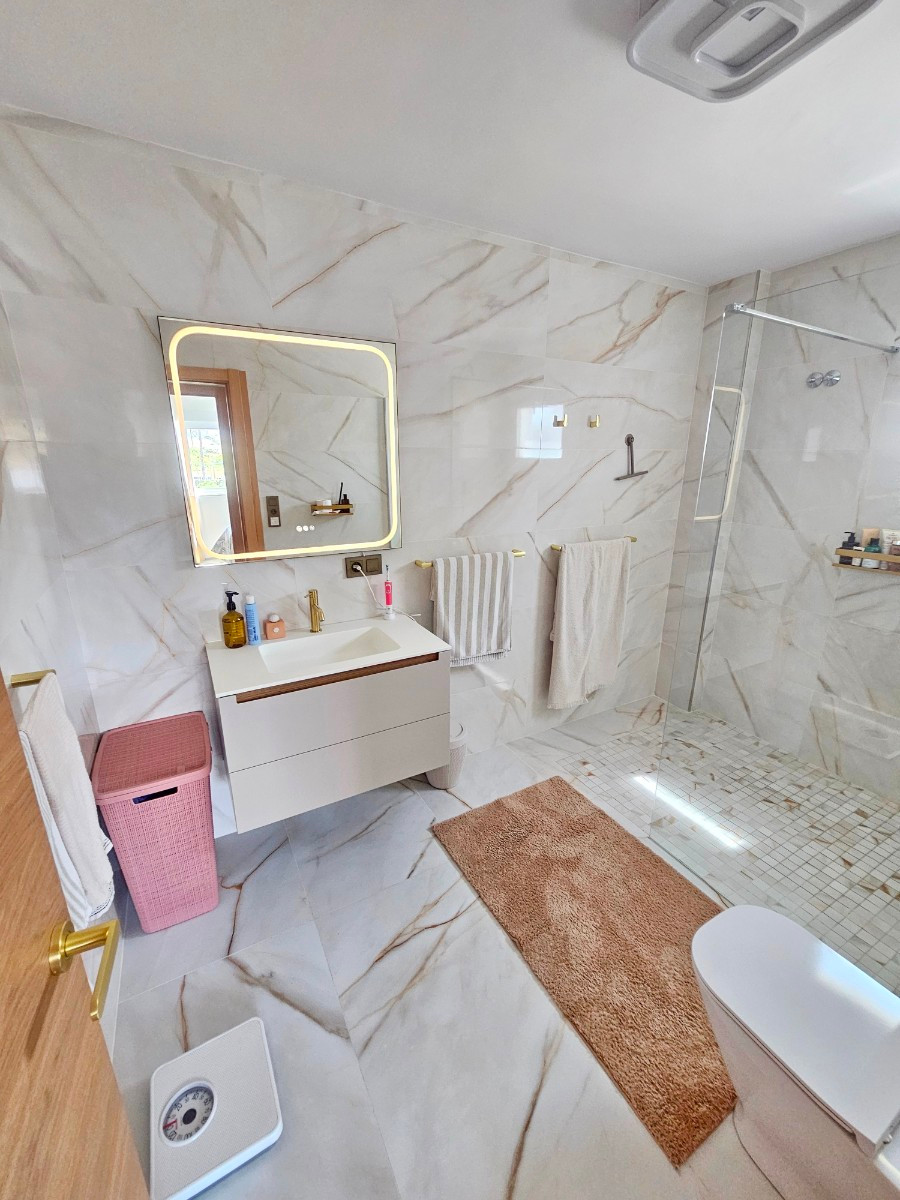 Se vende Apartamento Planta Media de 2 dormitorios en Costa Blanca, Alicante, España