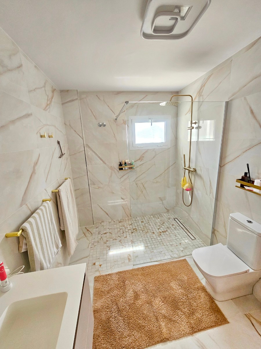 Se vende Apartamento Planta Media de 2 dormitorios en Costa Blanca, Alicante, España