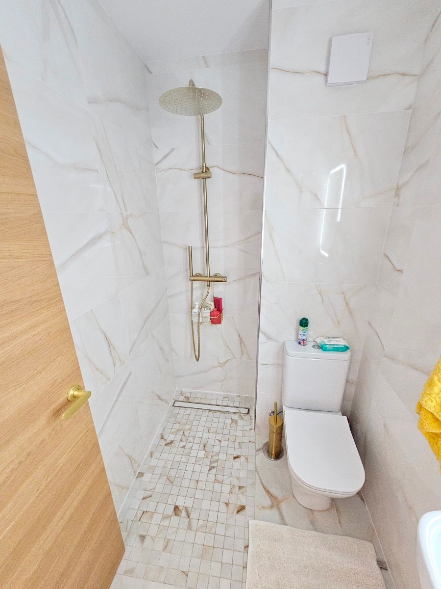 Se vende Apartamento Planta Media de 2 dormitorios en Costa Blanca, Alicante, España