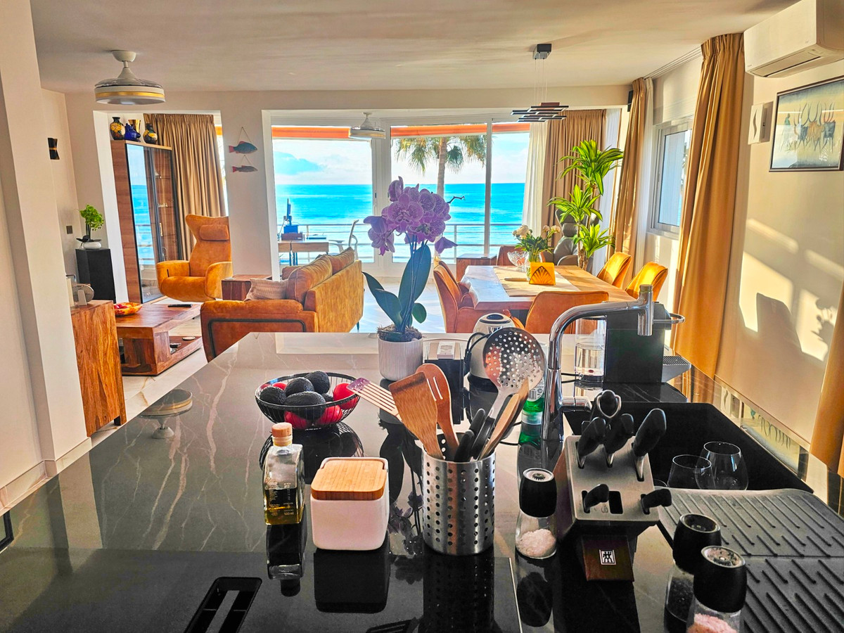 Se vende Apartamento Planta Media de 2 dormitorios en Costa Blanca, Alicante, España