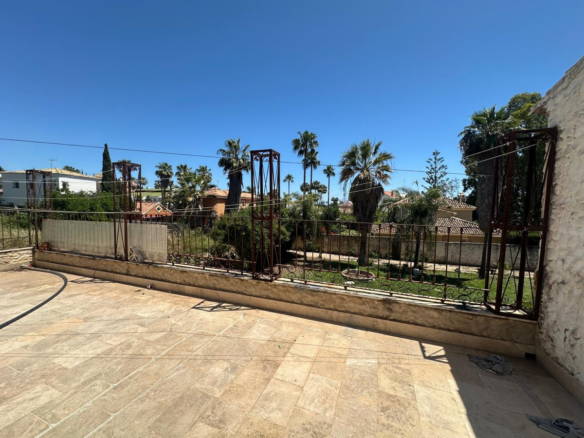 7 Bed Townhouse for sale in Nueva Andalucía Costa Del Sol, Málaga, Spain