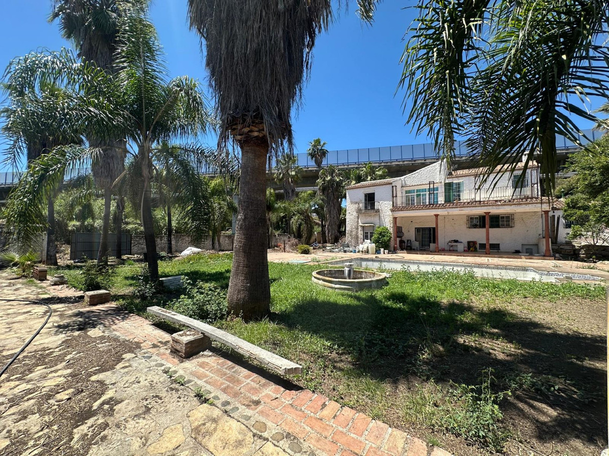 7 Bed Townhouse for sale in Nueva Andalucía Costa Del Sol, Málaga, Spain