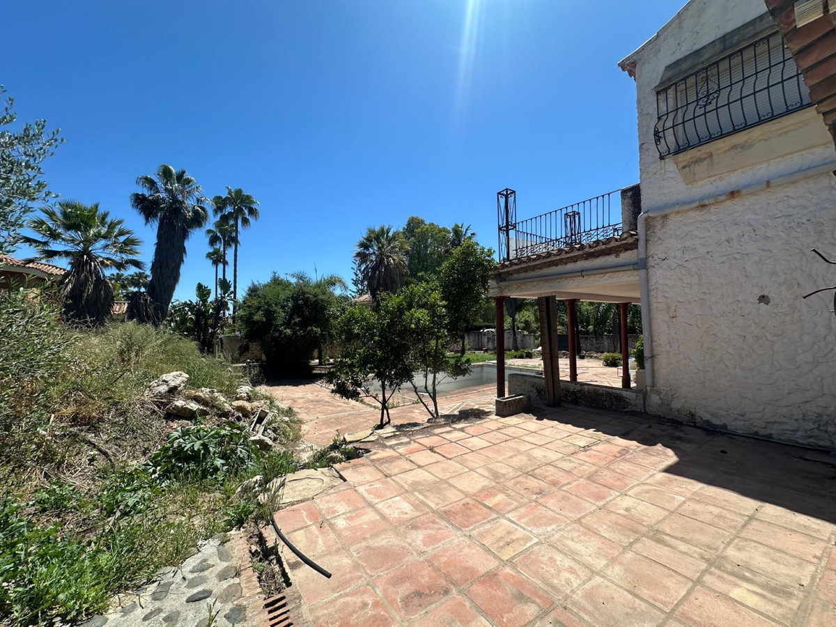 7 Bed Townhouse for sale in Nueva Andalucía Costa Del Sol, Málaga, Spain