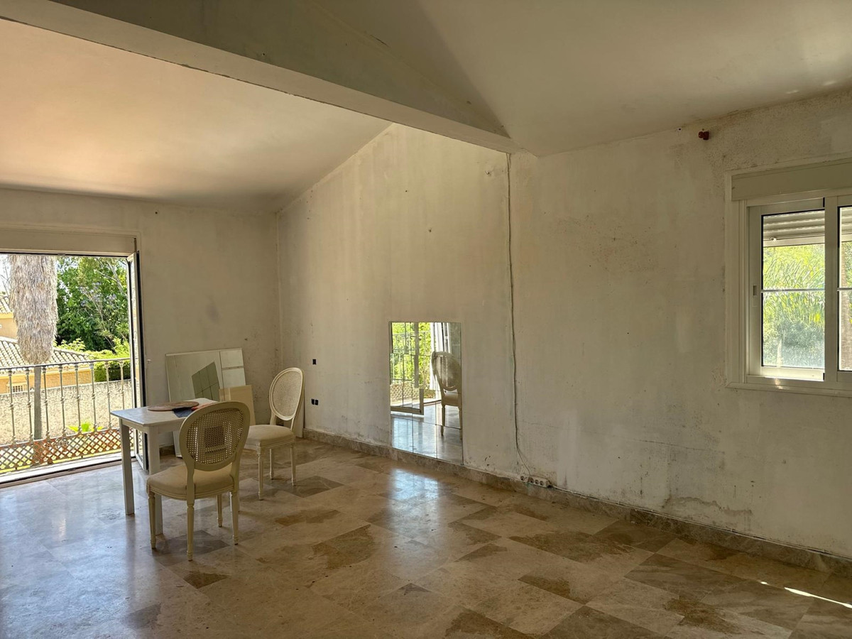 7 Bed Townhouse for sale in Nueva Andalucía Costa Del Sol, Málaga, Spain