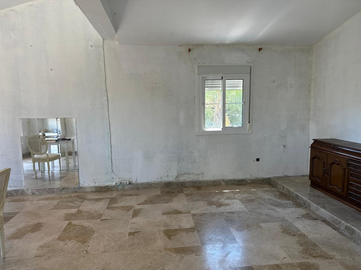 7 Bed Townhouse for sale in Nueva Andalucía Costa Del Sol, Málaga, Spain