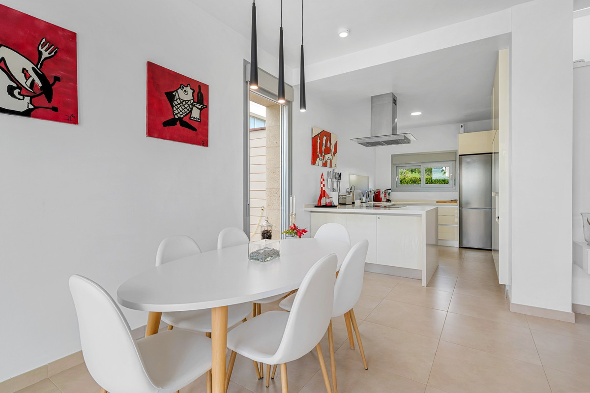 3 Bed Townhouse for sale in Jacarilla Costa Blanca, Alicante, Spain
