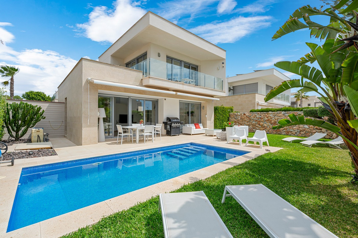 3 Bed Townhouse for sale in Jacarilla Costa Blanca, Alicante, Spain