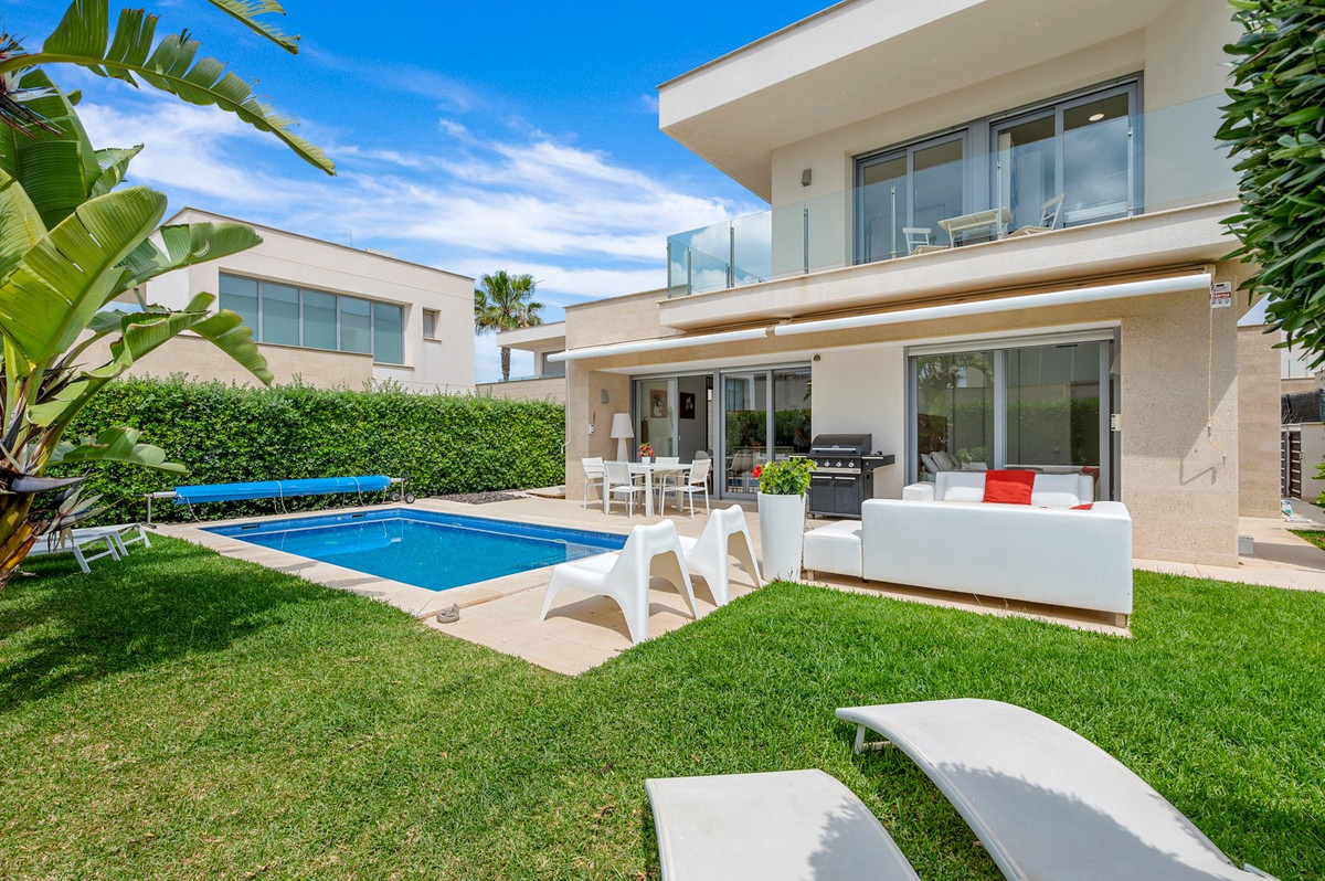 3 Bed Townhouse for sale in Jacarilla Costa Blanca, Alicante, Spain