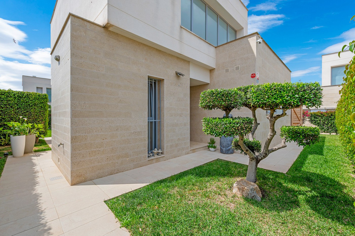 3 Bed Townhouse for sale in Jacarilla Costa Blanca, Alicante, Spain