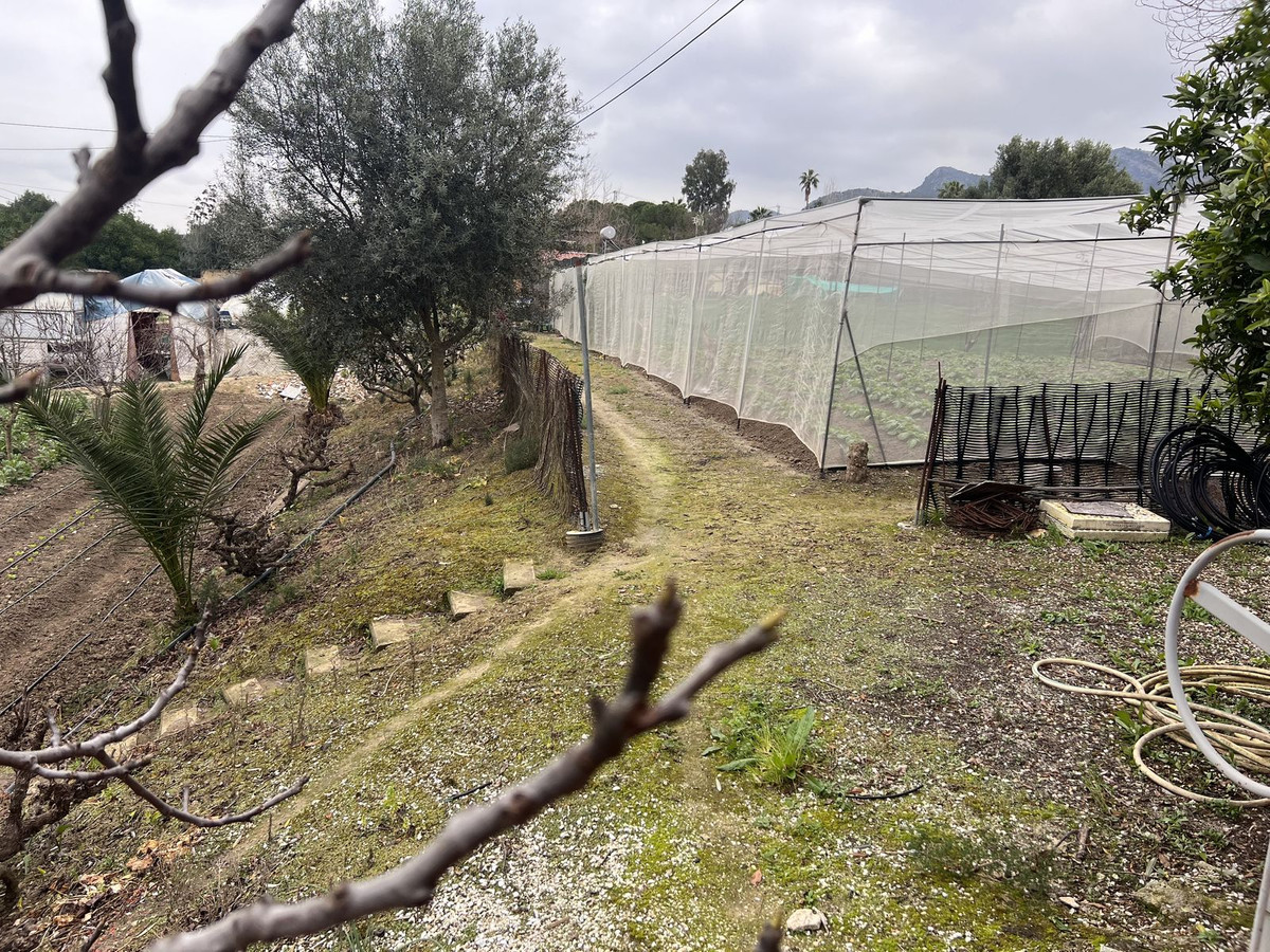 Se vende Finca - Cortijo de 2 dormitorios en Málaga Ciudad, Málaga, España