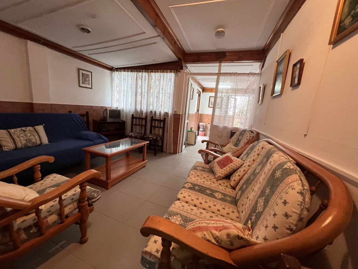 Se vende Finca - Cortijo de 2 dormitorios en Málaga Ciudad, Málaga, España