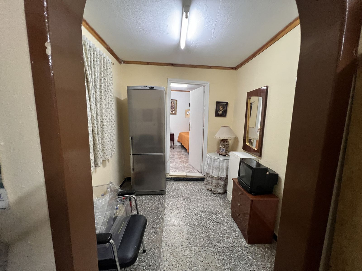 Se vende Finca - Cortijo de 2 dormitorios en Málaga Ciudad, Málaga, España