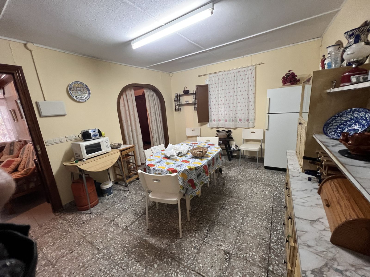 Se vende Finca - Cortijo de 2 dormitorios en Málaga Ciudad, Málaga, España