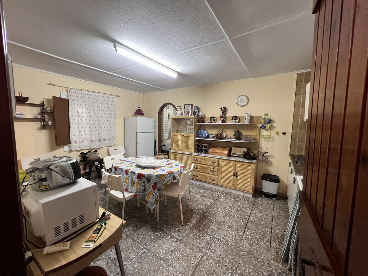 Se vende Finca - Cortijo de 2 dormitorios en Málaga Ciudad, Málaga, España