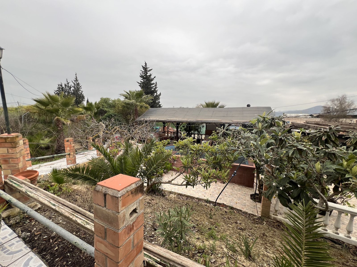 Se vende Finca - Cortijo de 2 dormitorios en Málaga Ciudad, Málaga, España