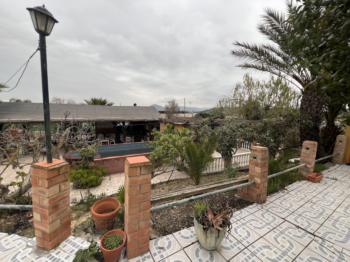 Se vende Finca - Cortijo de 2 dormitorios en Málaga Ciudad, Málaga, España