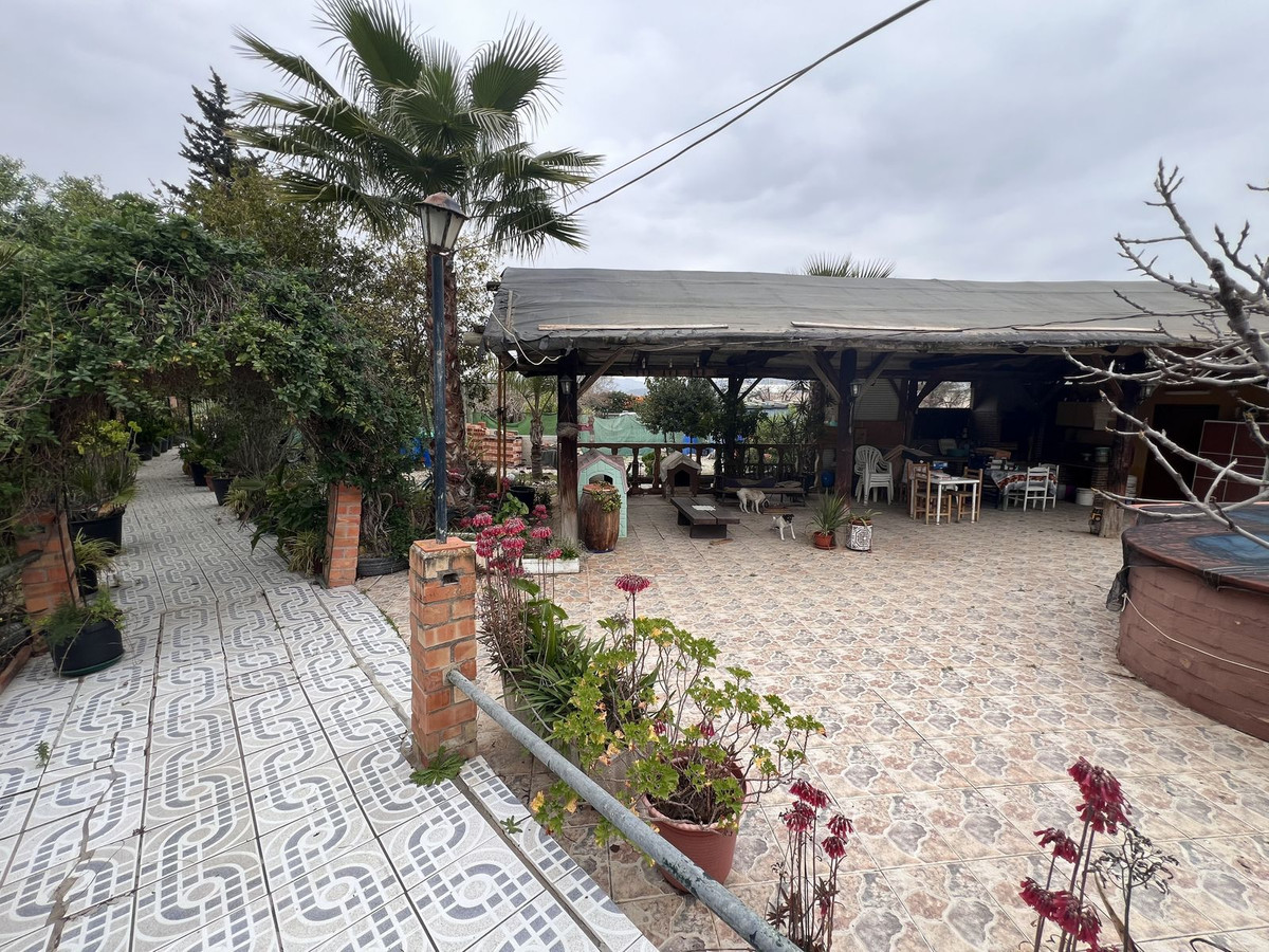 Se vende Finca - Cortijo de 2 dormitorios en Málaga Ciudad, Málaga, España