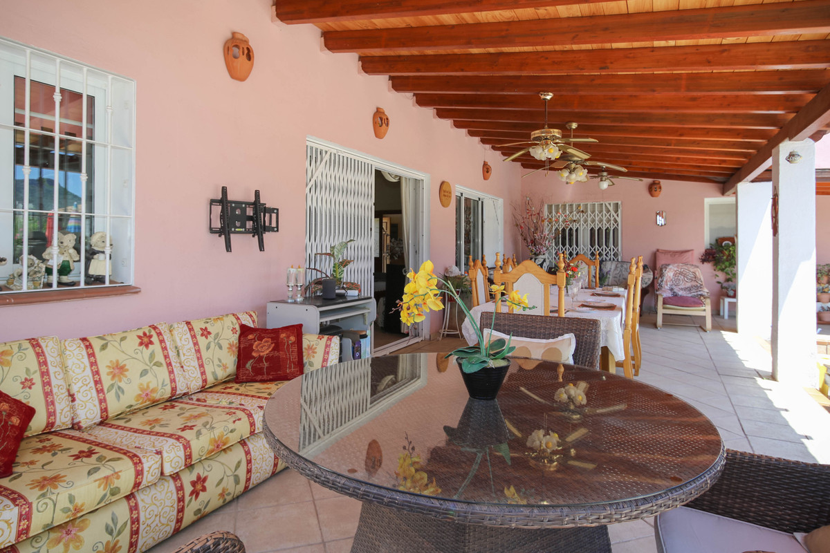 Se vende Villa - Chalet de 5 dormitorios en Costa Del Sol, Málaga, España