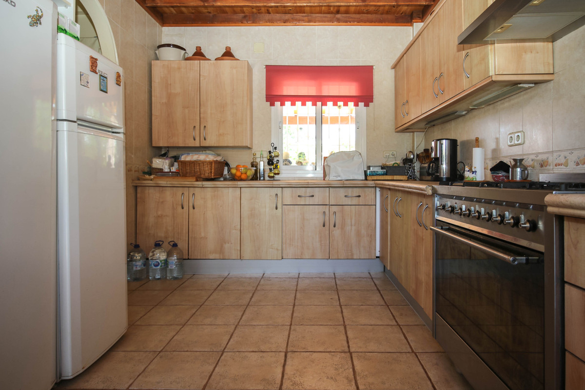 Se vende Villa - Chalet de 5 dormitorios en Costa Del Sol, Málaga, España