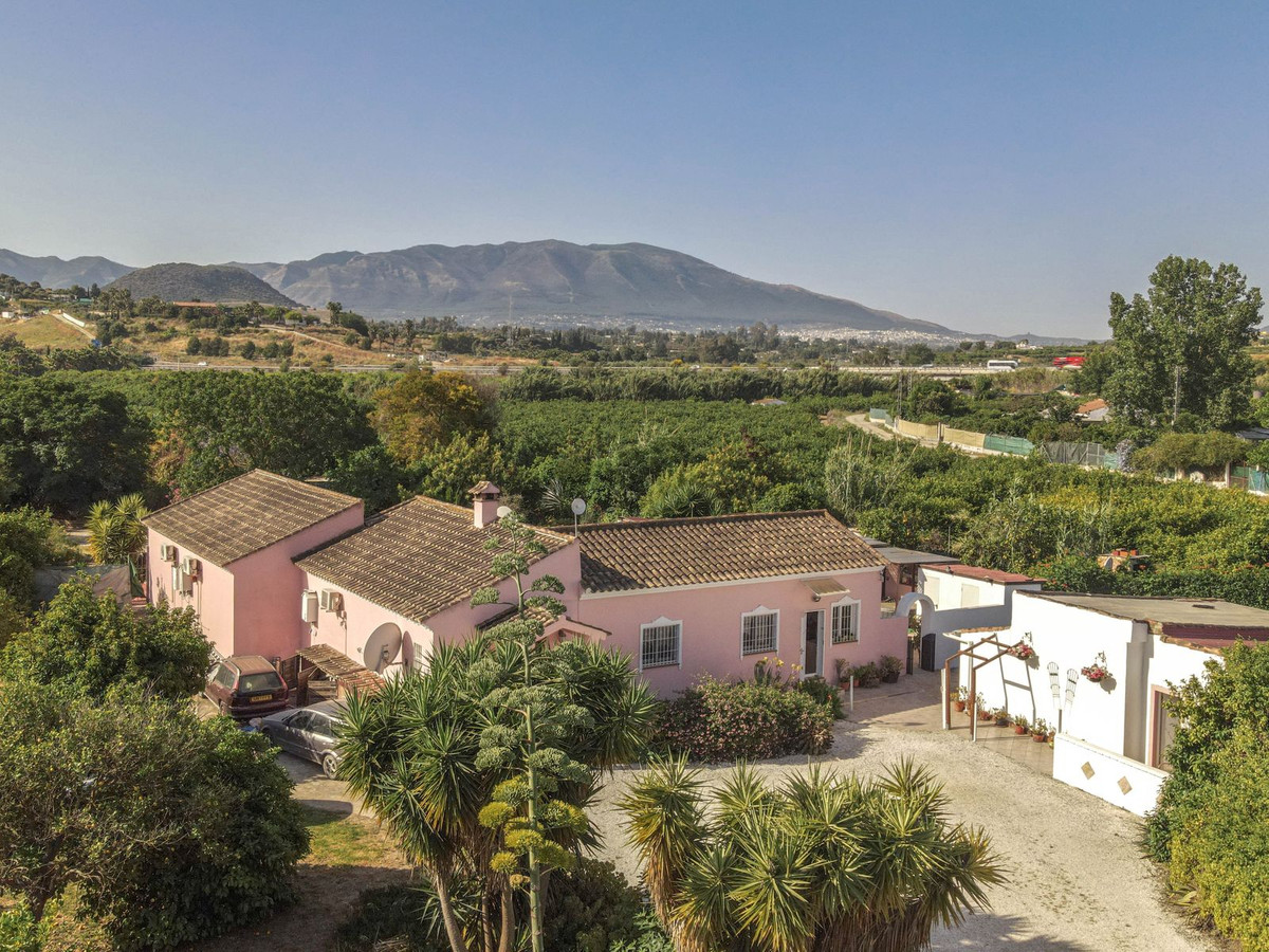 Se vende Villa - Chalet de 5 dormitorios en Costa Del Sol, Málaga, España