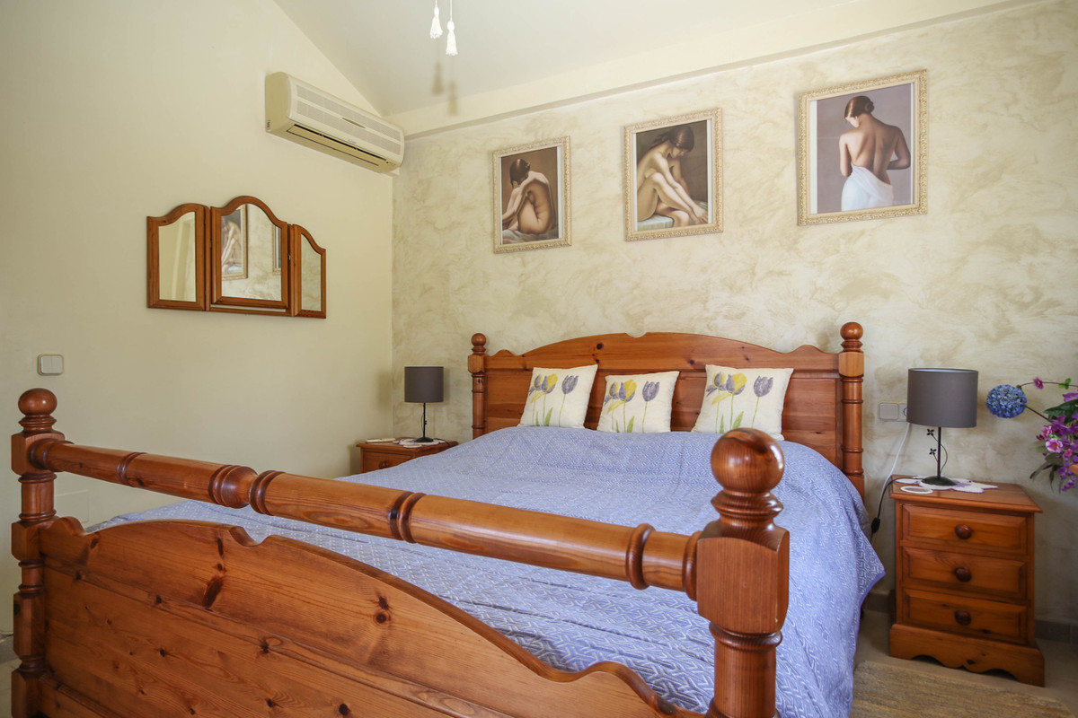 Se vende Villa - Chalet de 5 dormitorios en Costa Del Sol, Málaga, España