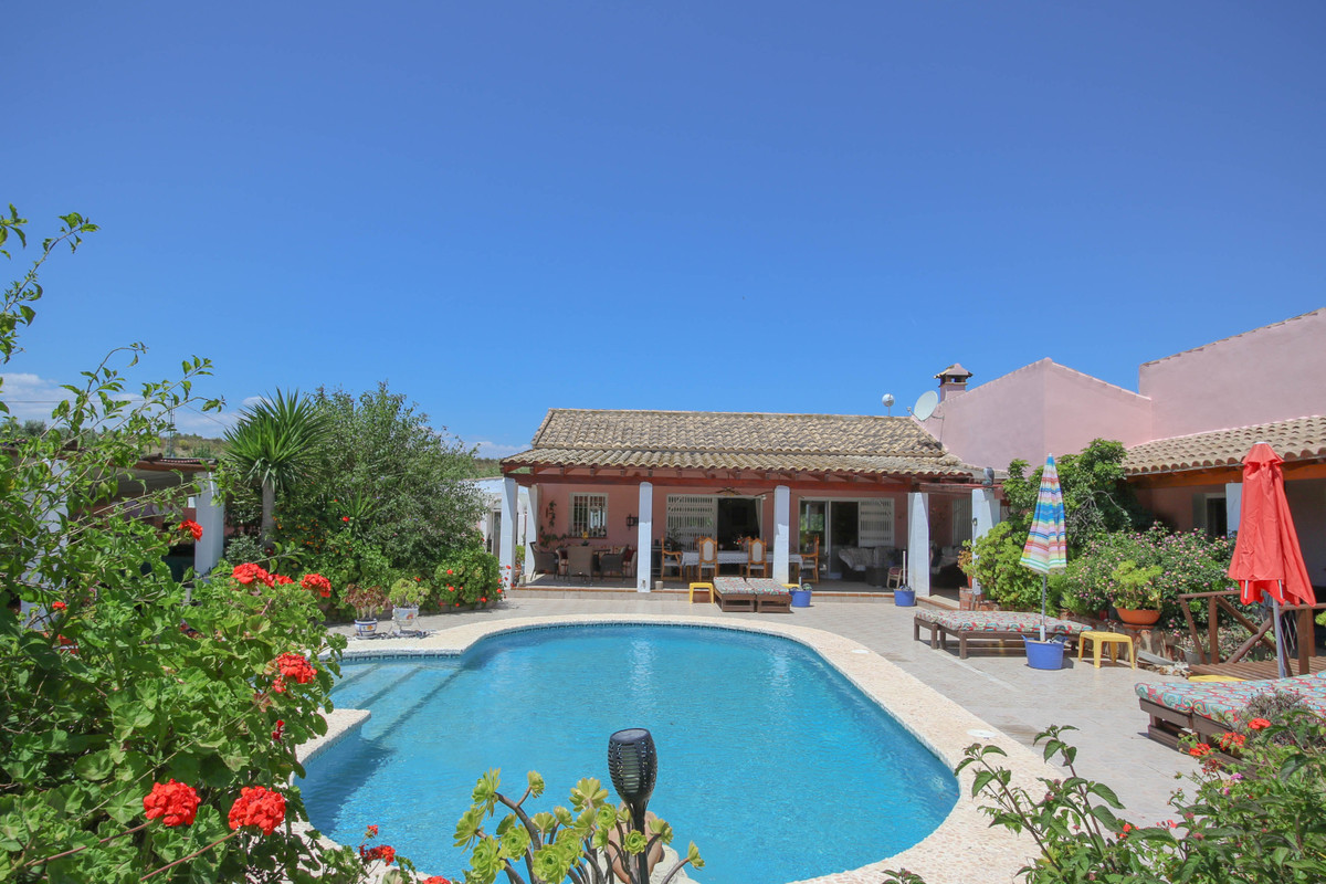Se vende Villa - Chalet de 5 dormitorios en Costa Del Sol, Málaga, España