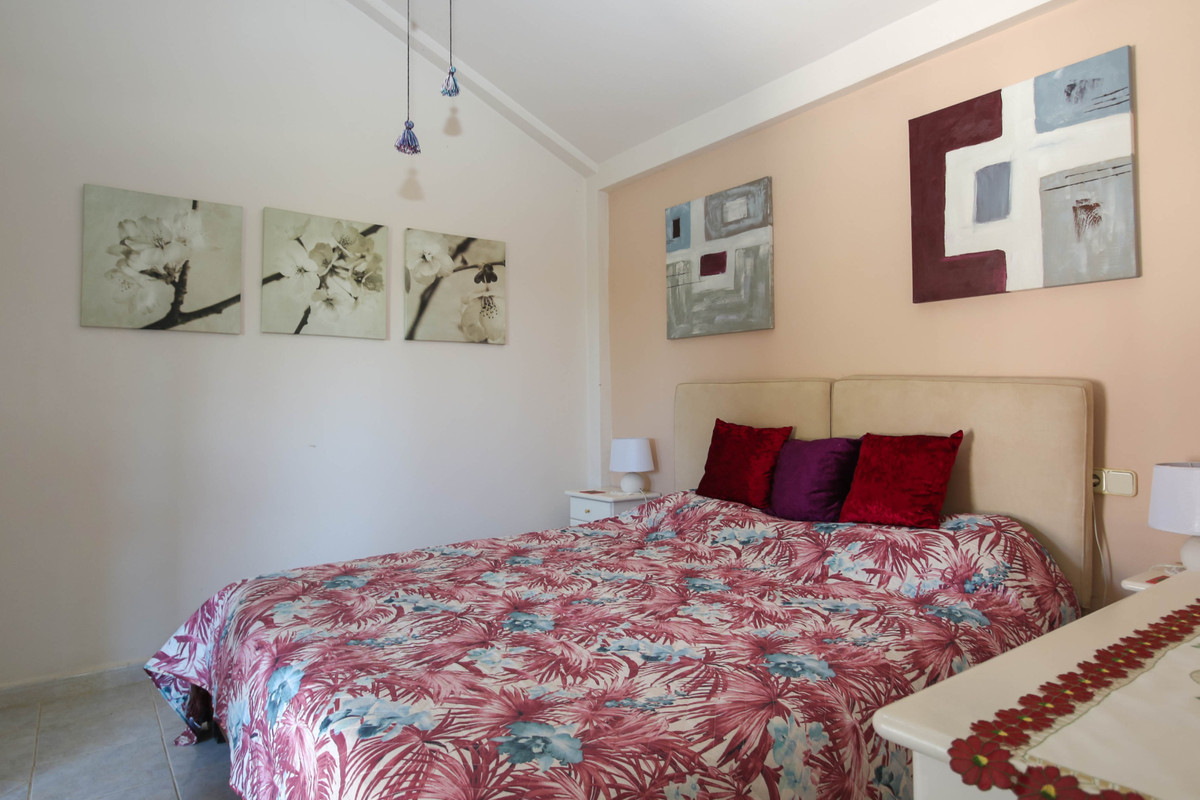Se vende Villa - Chalet de 5 dormitorios en Costa Del Sol, Málaga, España