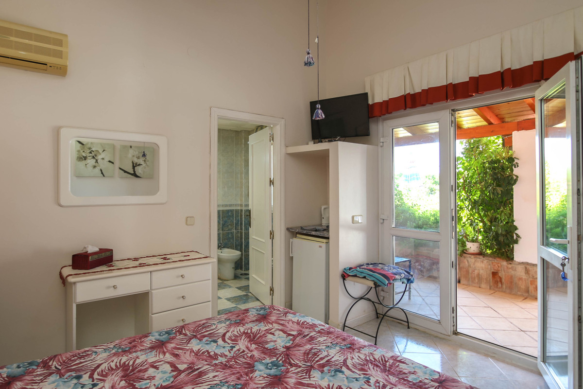 Se vende Villa - Chalet de 5 dormitorios en Costa Del Sol, Málaga, España