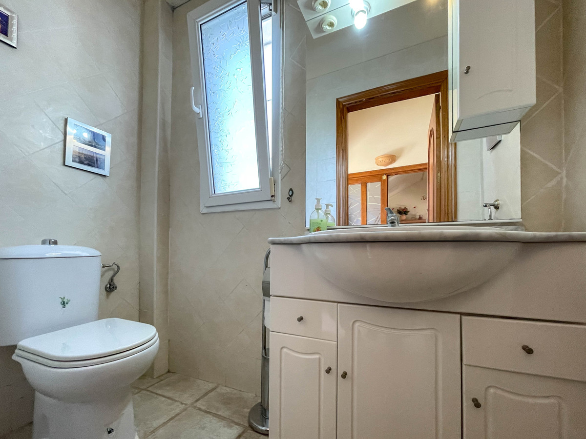 Se vende Villa - Chalet de 5 dormitorios en Costa Del Sol, Málaga, España