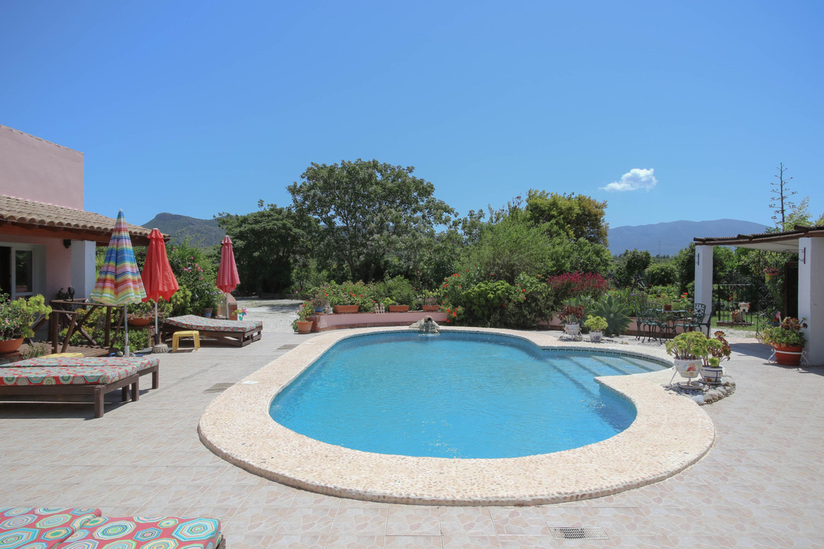 Se vende Villa - Chalet de 5 dormitorios en Costa Del Sol, Málaga, España