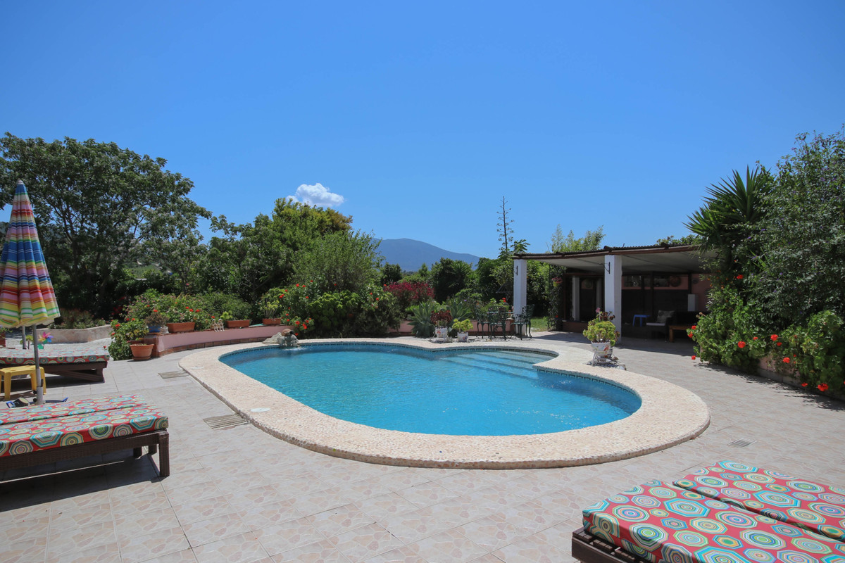 Se vende Villa - Chalet de 5 dormitorios en Costa Del Sol, Málaga, España