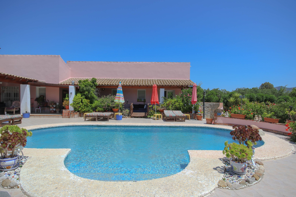 Se vende Villa - Chalet de 5 dormitorios en Costa Del Sol, Málaga, España