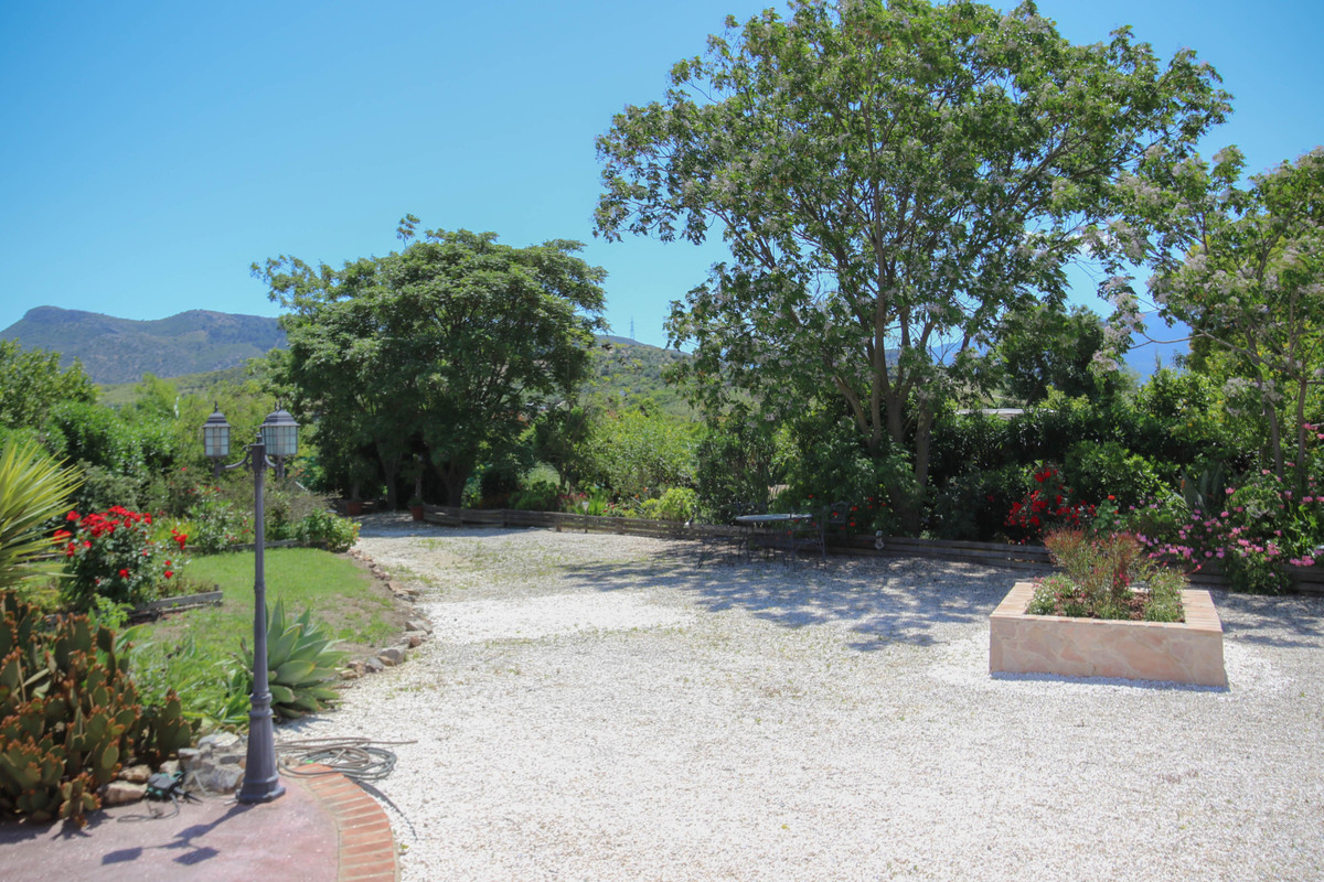Se vende Villa - Chalet de 5 dormitorios en Costa Del Sol, Málaga, España