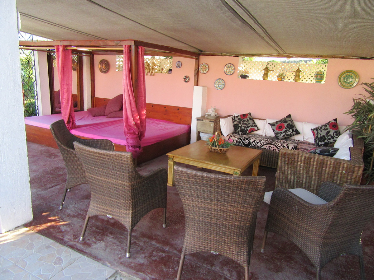 Se vende Villa - Chalet de 5 dormitorios en Costa Del Sol, Málaga, España