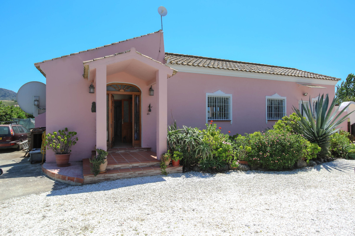 Se vende Villa - Chalet de 5 dormitorios en Costa Del Sol, Málaga, España