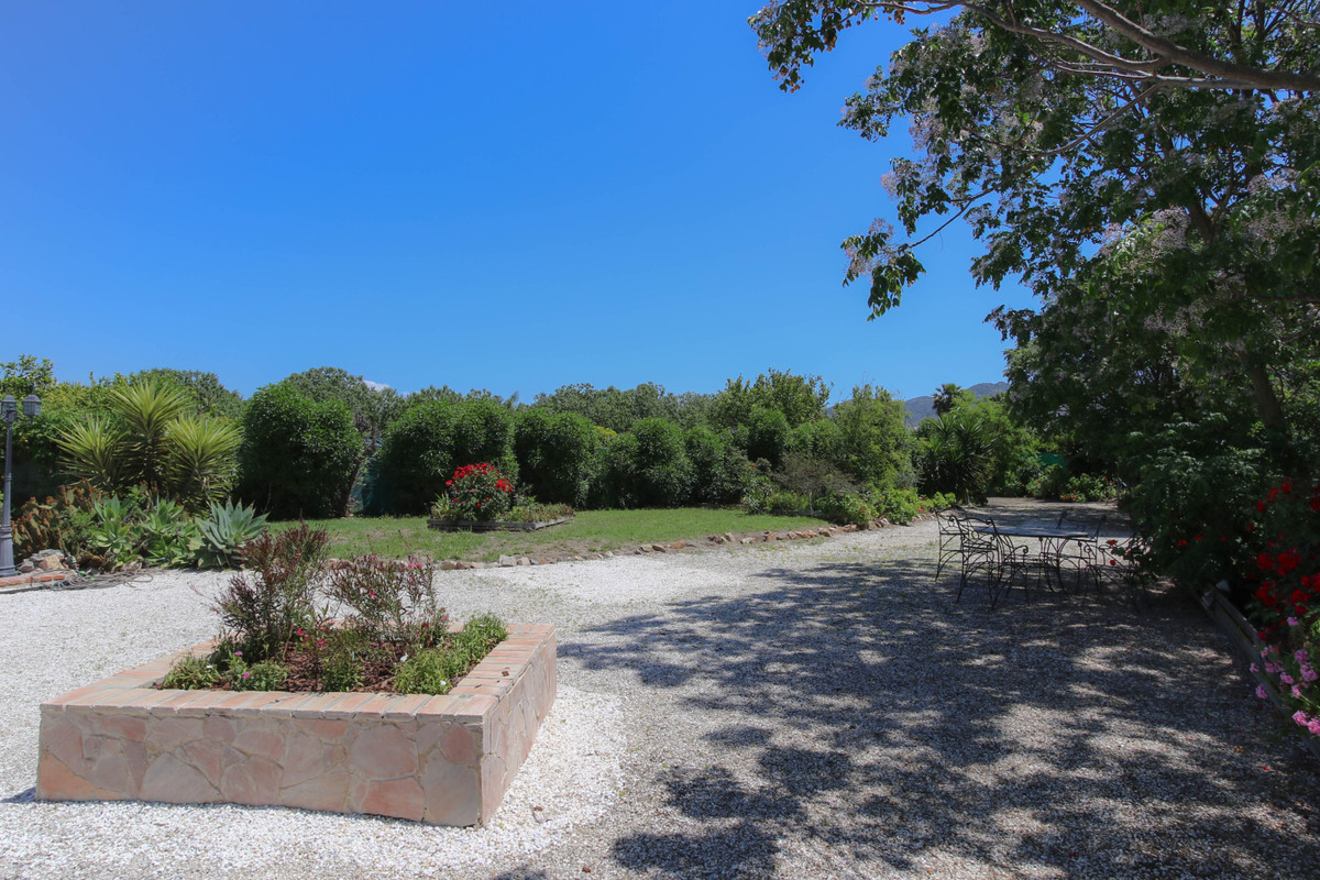 Se vende Villa - Chalet de 5 dormitorios en Costa Del Sol, Málaga, España