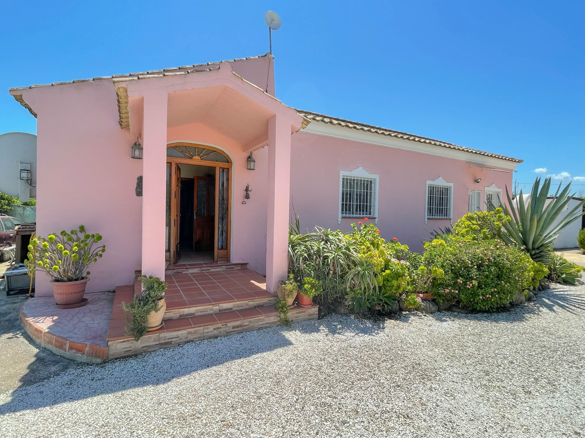 Se vende Villa - Chalet de 5 dormitorios en Costa Del Sol, Málaga, España