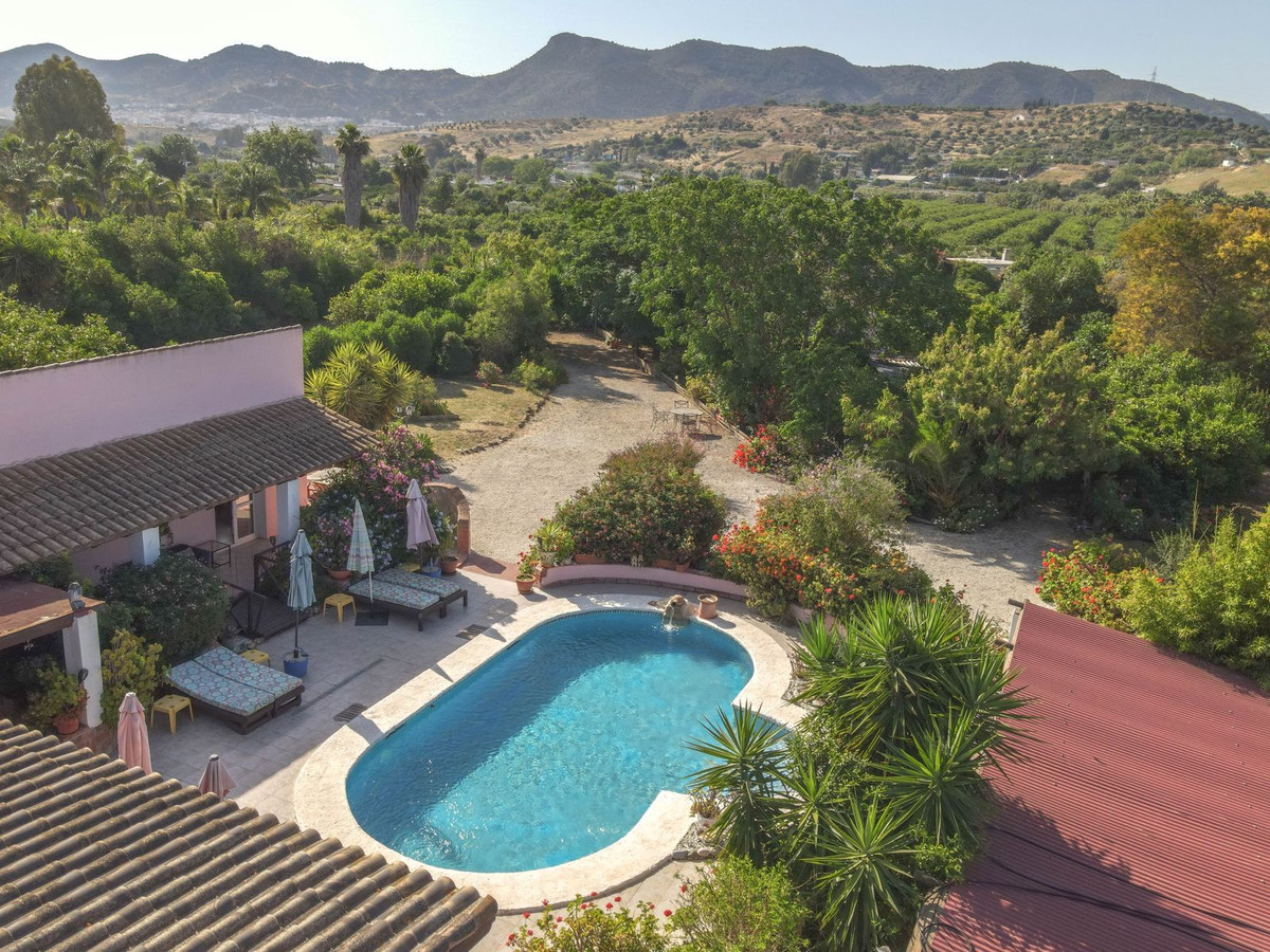 Se vende Villa - Chalet de 5 dormitorios en Costa Del Sol, Málaga, España