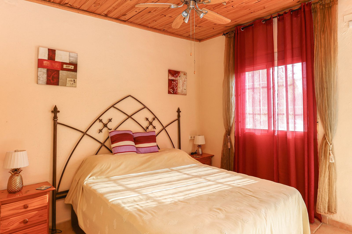 Se vende Villa - Chalet de 5 dormitorios en Costa Del Sol, Málaga, España