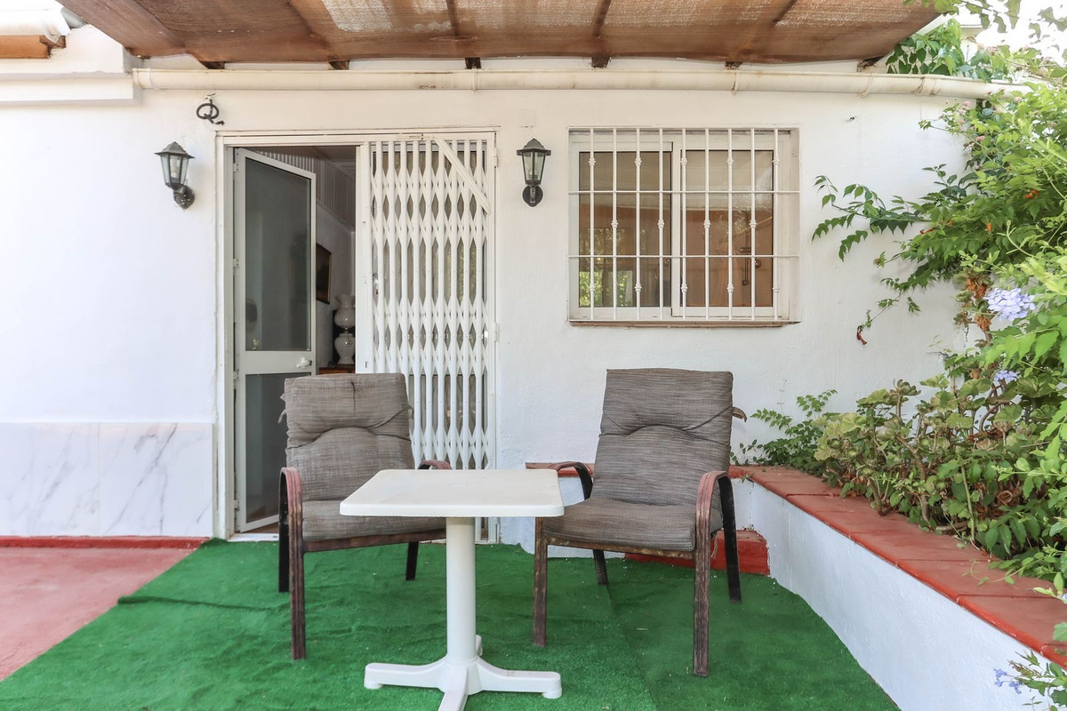Se vende Villa - Chalet de 5 dormitorios en Costa Del Sol, Málaga, España