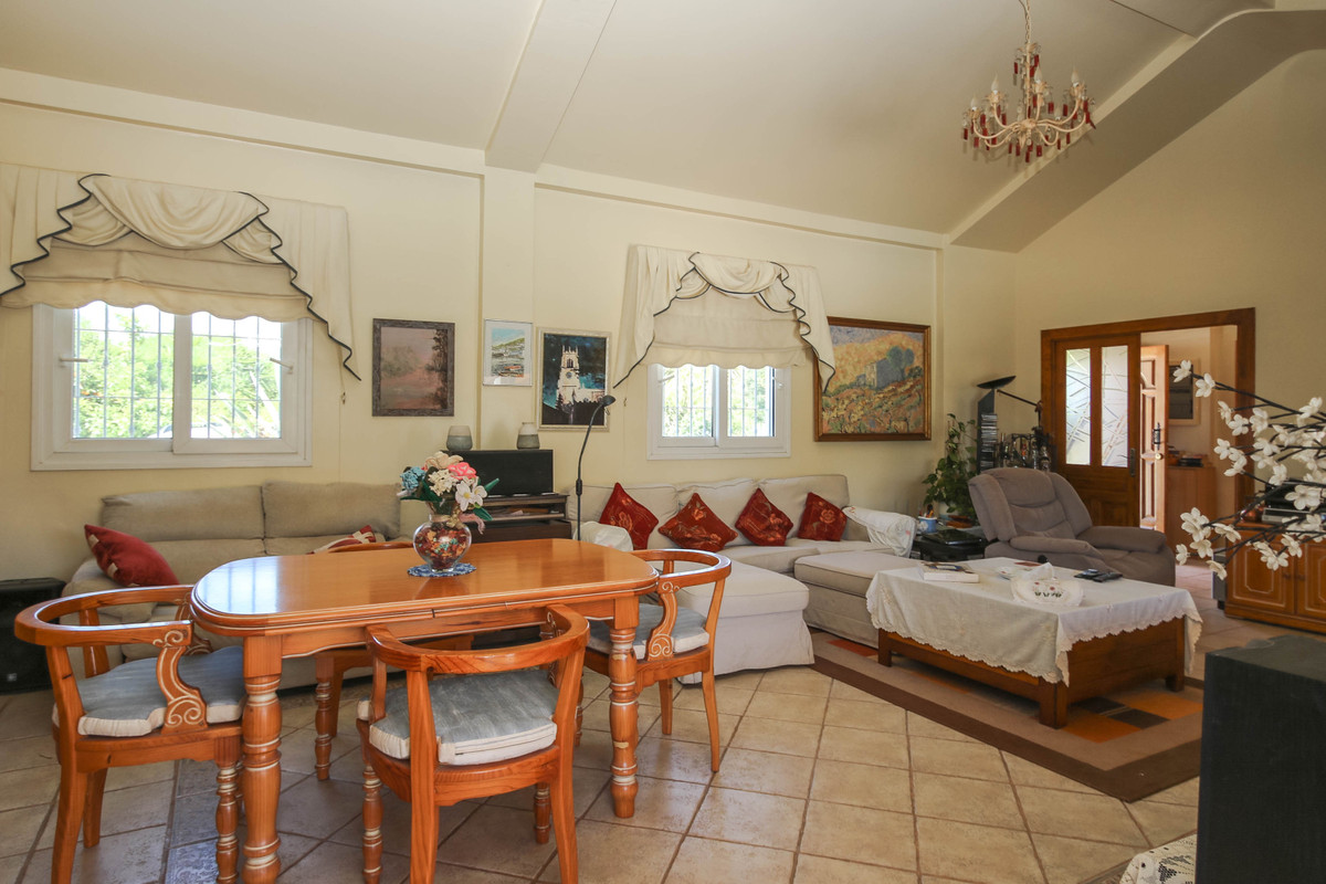 Se vende Villa - Chalet de 5 dormitorios en Costa Del Sol, Málaga, España