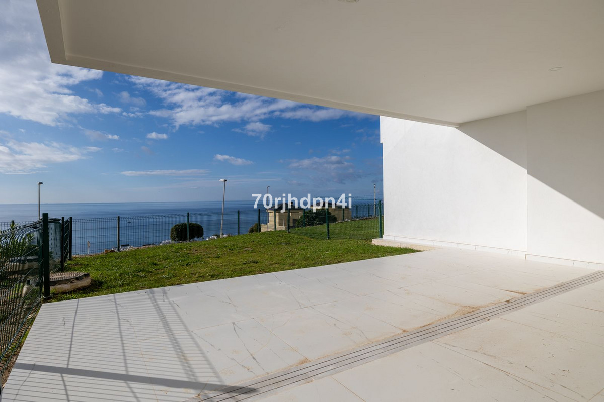 3 Bed Apartment for sale in Casares Costa Del Sol, Málaga, Spain