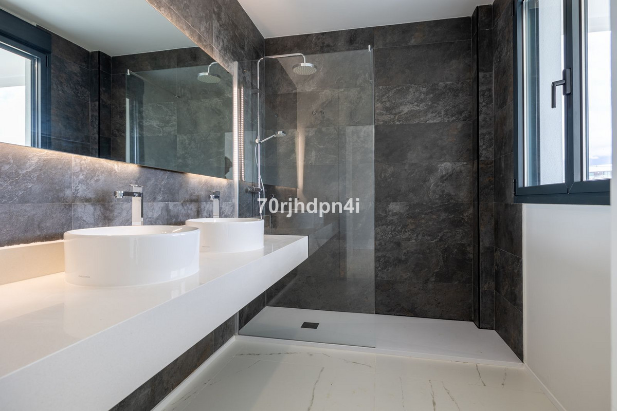 3 Bed Apartment for sale in Casares Costa Del Sol, Málaga, Spain