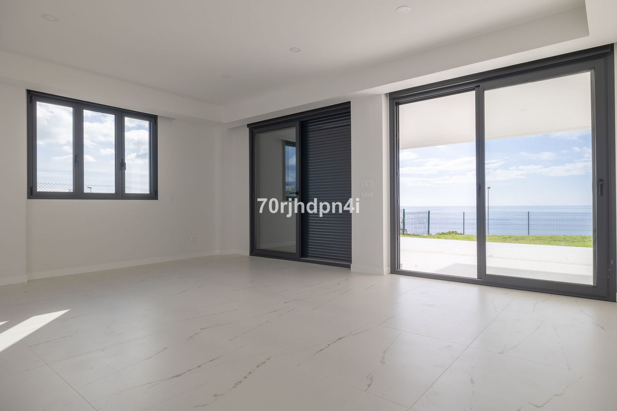 3 Bed Apartment for sale in Casares Costa Del Sol, Málaga, Spain